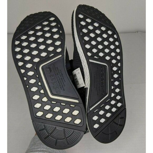 Adidas Women's 9.5B NMD R1W core Black Orchid tint sneakers - New - Picture 5 of 5